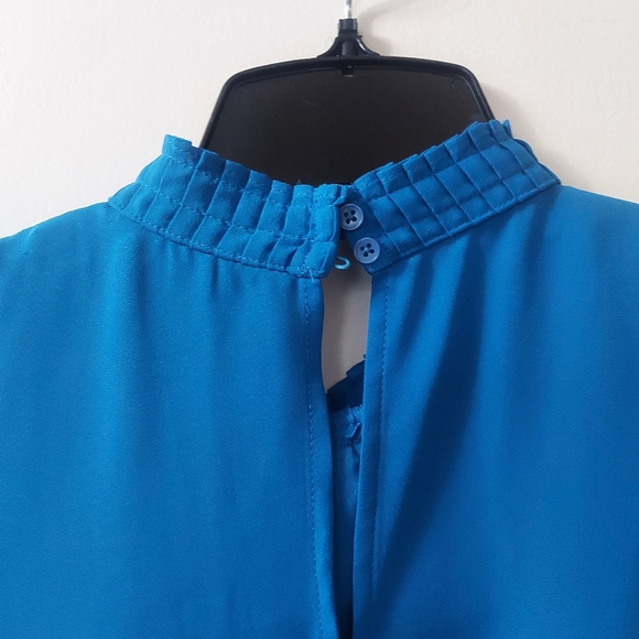 Pleated sleeveles blouse - Picture 5 of 5
